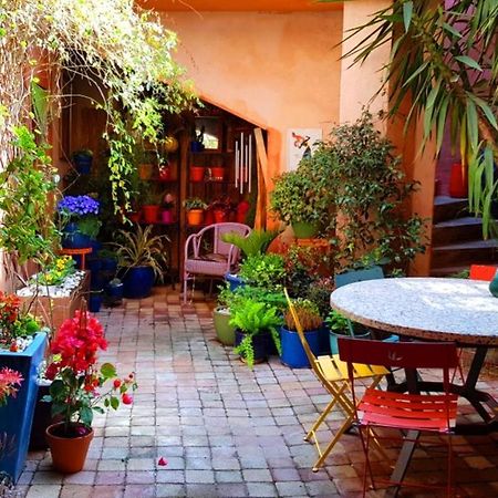 Petit patio en centre ville Nîmes Extérieur photo